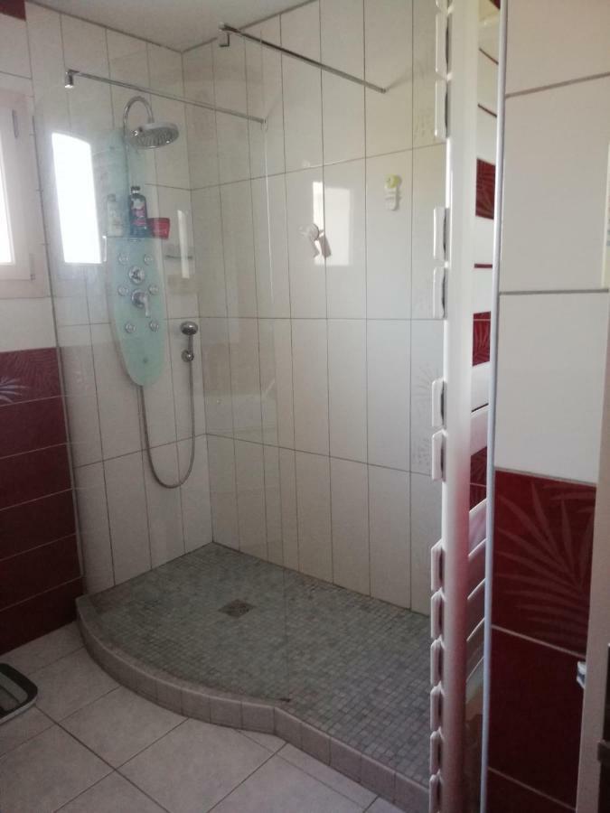 Vaux-sur-Vienne Chambre Privee Calme,Campagne,Etape,Deplacement Pro,Abri Moto Velo,Parking מראה חיצוני תמונה